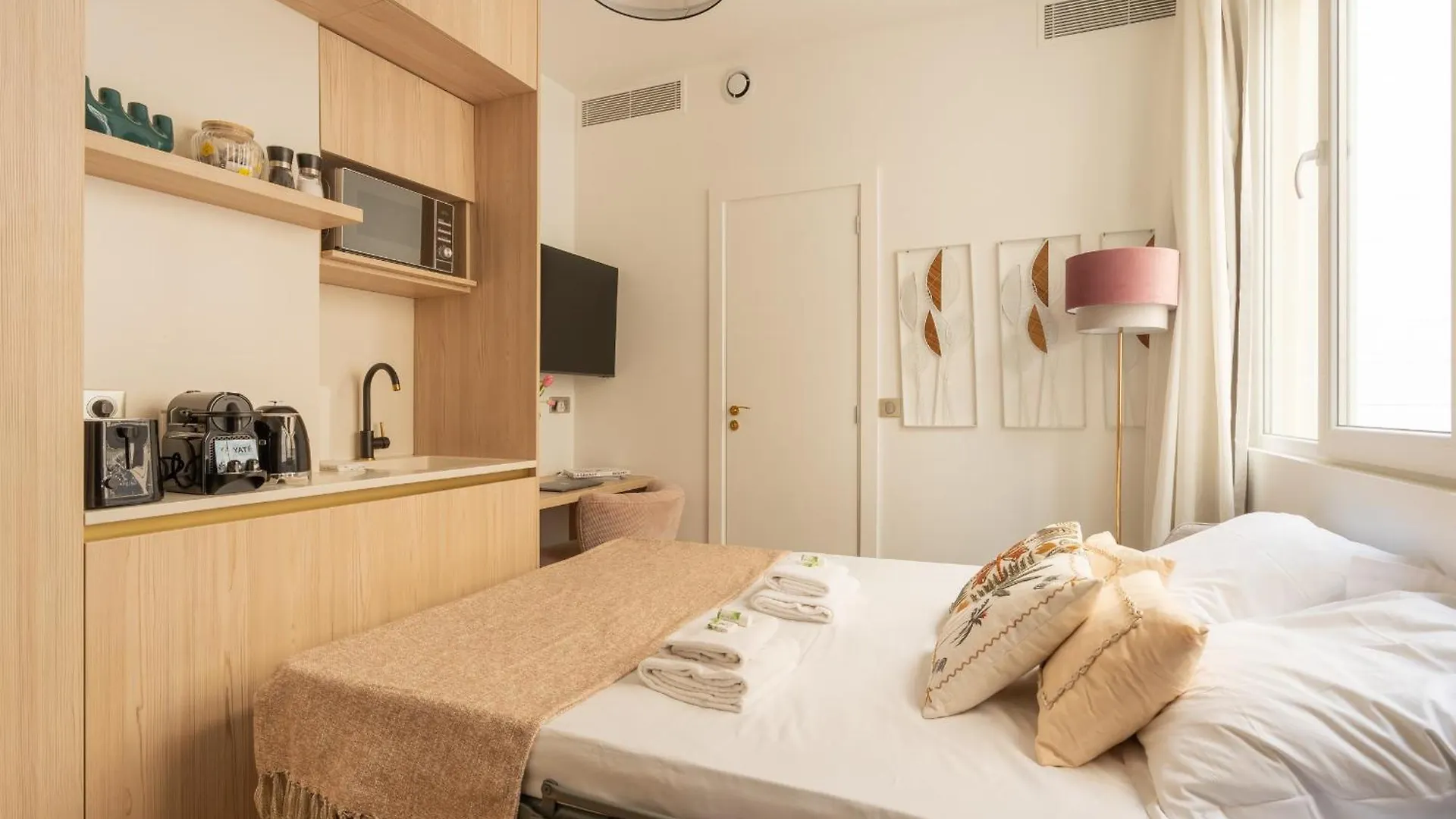 Apartment Romantic Getaway - Le Marais - With Ac Paris