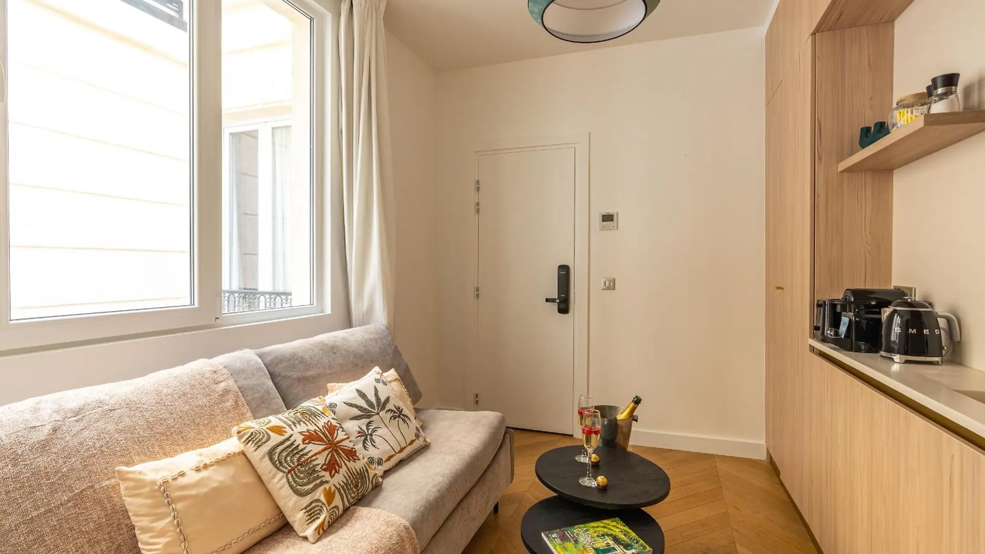 Romantic Getaway - Le Marais - With Ac Paris France