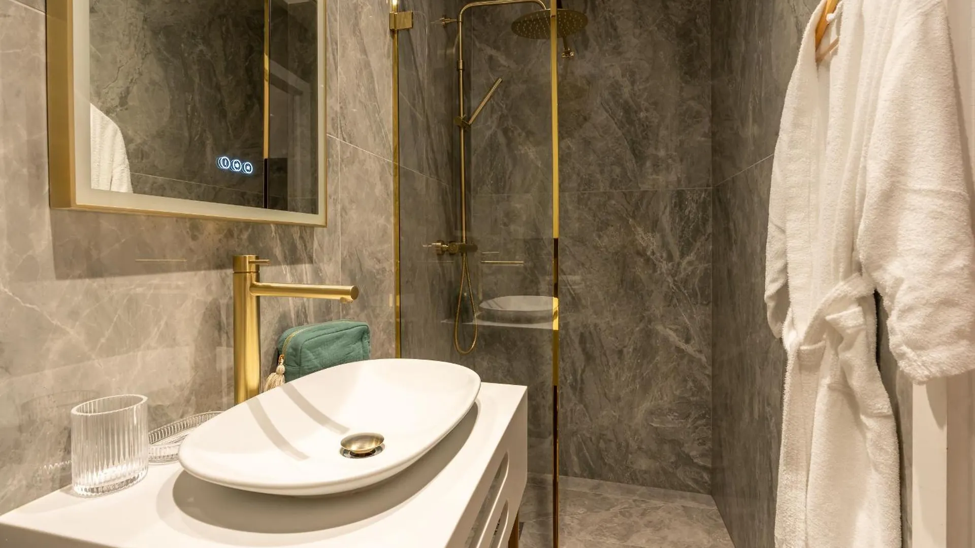 Romantic Getaway - Le Marais - With Ac Paris Apartment
